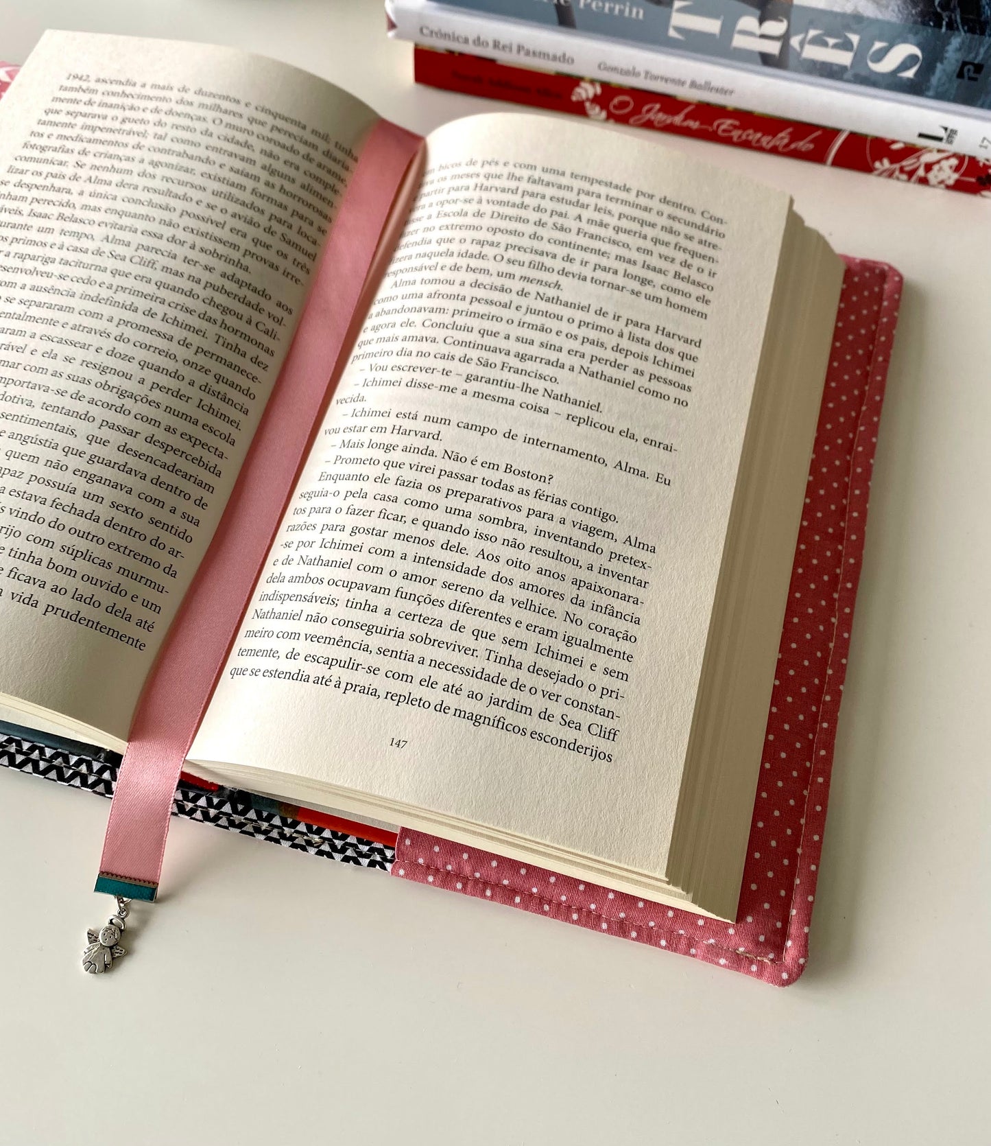Capa para livro Patchwork rosa